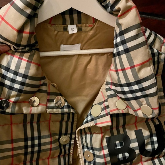 Burberry - Picture 5 of 5